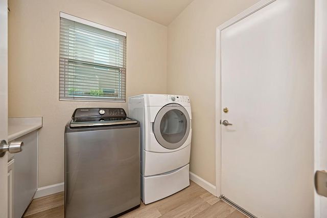 549 Fifteen Mile Dr, Roseville, CA 95678