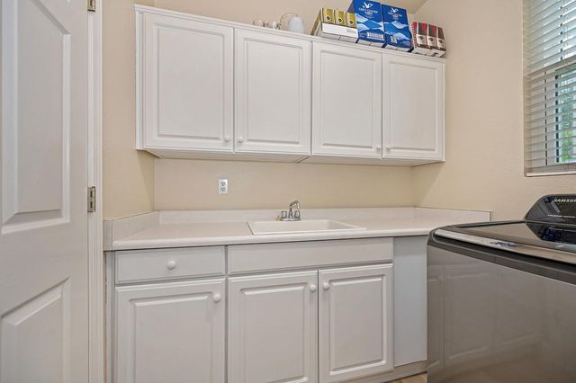 549 Fifteen Mile Dr, Roseville, CA 95678