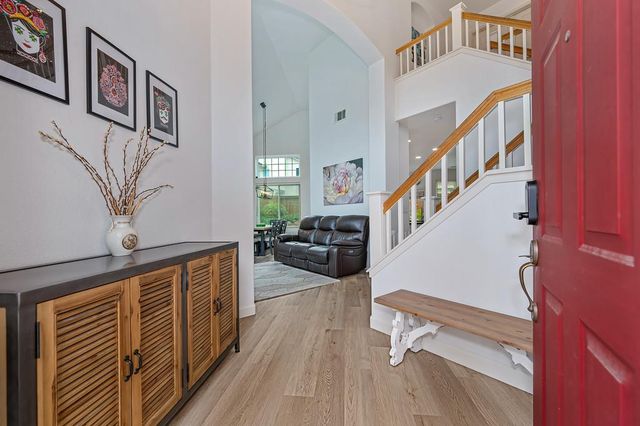 549 Fifteen Mile Dr, Roseville, CA 95678