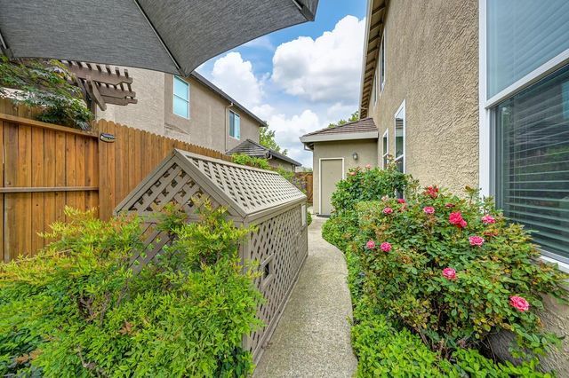 549 Fifteen Mile Dr, Roseville, CA 95678