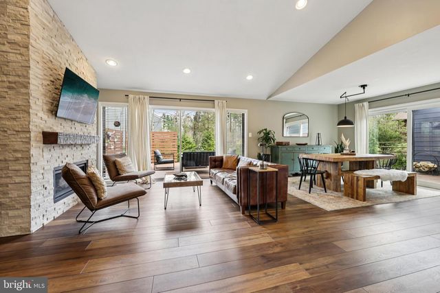 10913 HOWLAND DR, Reston, VA 20191