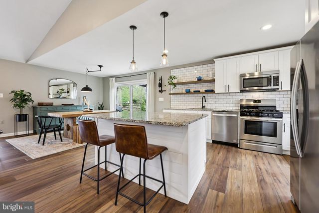 10913 HOWLAND DR, Reston, VA 20191