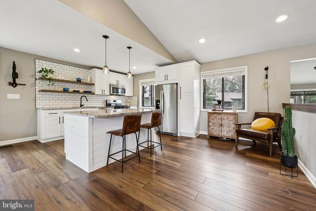 10913 HOWLAND DR, Reston, VA 20191