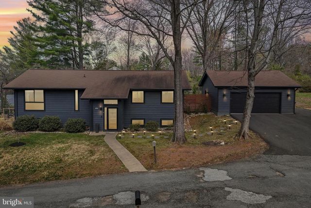 10913 HOWLAND DR, Reston, VA 20191