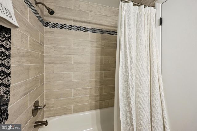 10913 HOWLAND DR, Reston, VA 20191