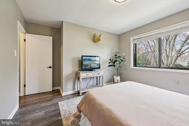 10913 HOWLAND DR, Reston, VA 20191