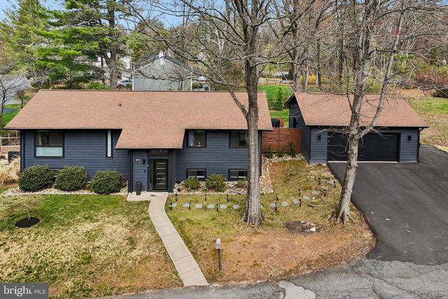 10913 HOWLAND DR, Reston, VA 20191