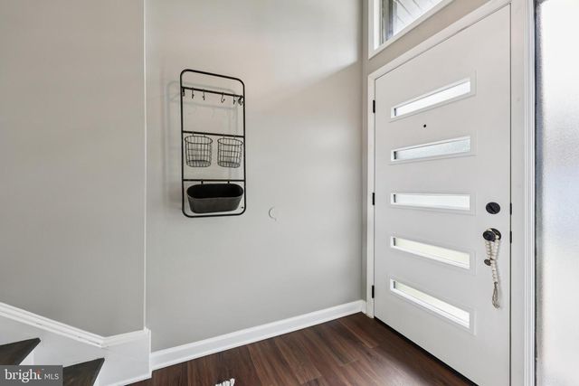 10913 HOWLAND DR, Reston, VA 20191