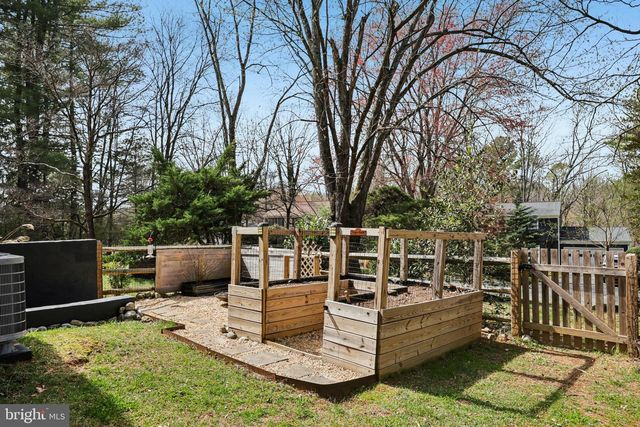 10913 HOWLAND DR, Reston, VA 20191