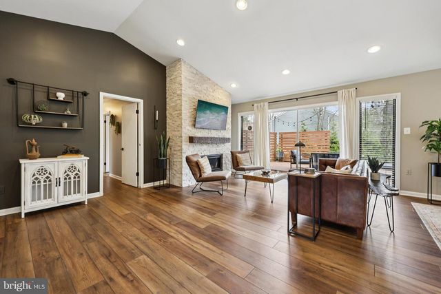 10913 HOWLAND DR, Reston, VA 20191