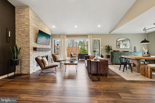 10913 HOWLAND DR, Reston, VA 20191