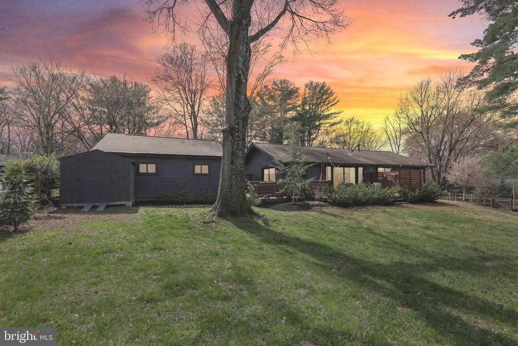 10913 HOWLAND DR, Reston, VA 20191