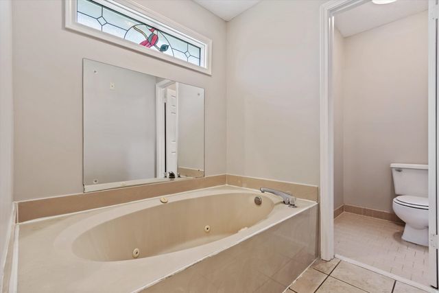 856 WOOD SHADOWS DR, Memphis, TN 38018