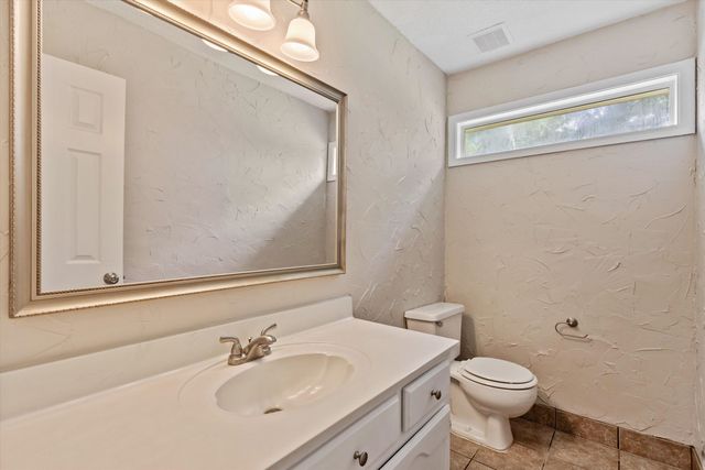 856 WOOD SHADOWS DR, Memphis, TN 38018