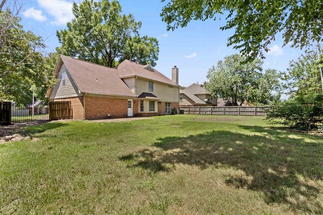 856 WOOD SHADOWS DR, Memphis, TN 38018