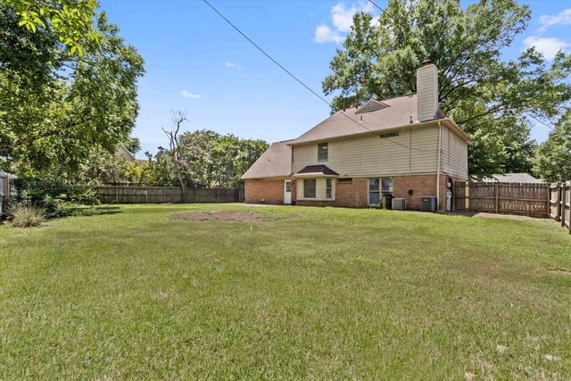 856 WOOD SHADOWS DR, Memphis, TN 38018