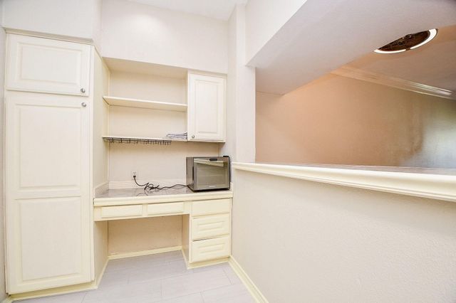 10811 Richmond Avenue 2, Houston, TX 77042