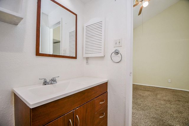 10811 Richmond Avenue 2, Houston, TX 77042