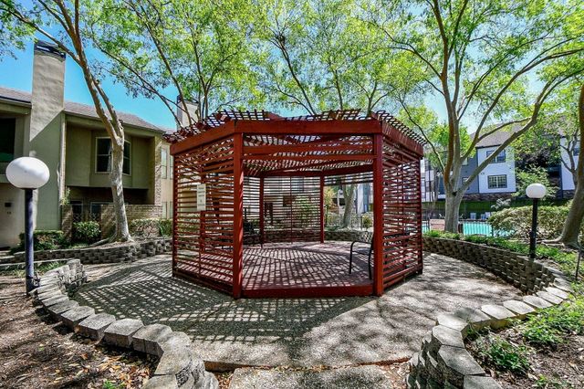 10811 Richmond Avenue 2, Houston, TX 77042