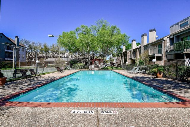 10811 Richmond Avenue 2, Houston, TX 77042