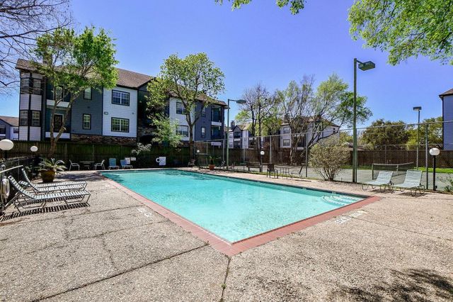 10811 Richmond Avenue 2, Houston, TX 77042