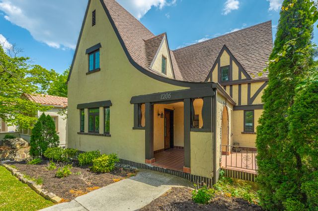 1206 E Dallas Road, Chattanooga, TN 37405