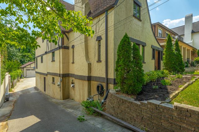 1206 E Dallas Road, Chattanooga, TN 37405