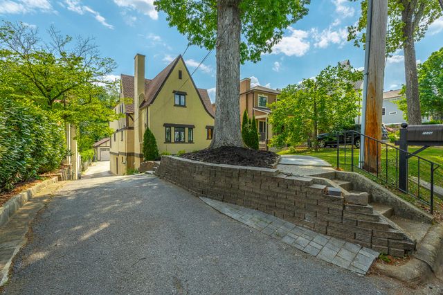 1206 E Dallas Road, Chattanooga, TN 37405