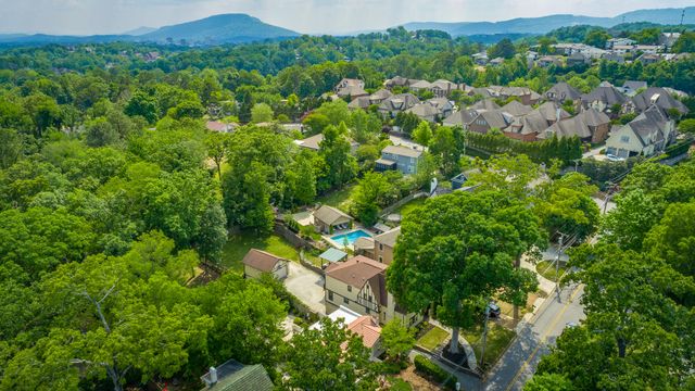 1206 E Dallas Road, Chattanooga, TN 37405