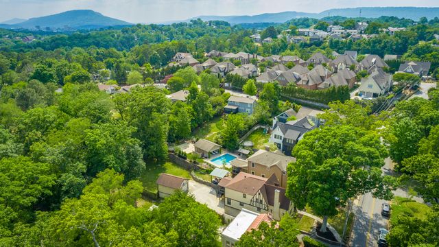 1206 E Dallas Road, Chattanooga, TN 37405