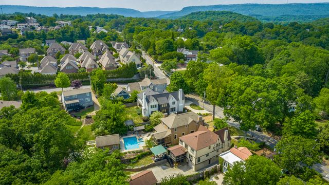 1206 E Dallas Road, Chattanooga, TN 37405