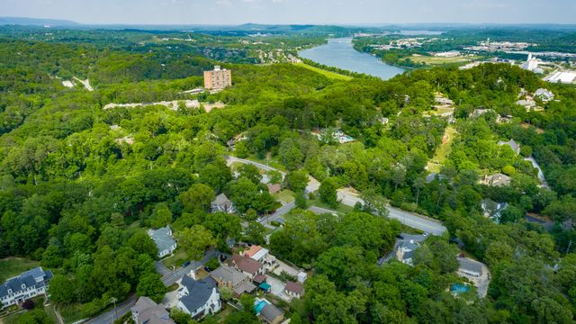 1206 E Dallas Road, Chattanooga, TN 37405