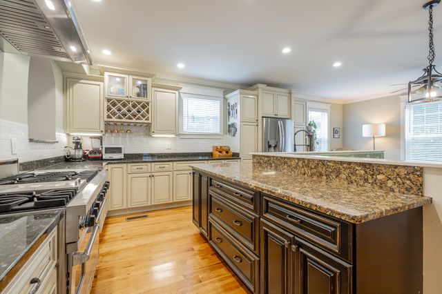 1206 E Dallas Road, Chattanooga, TN 37405