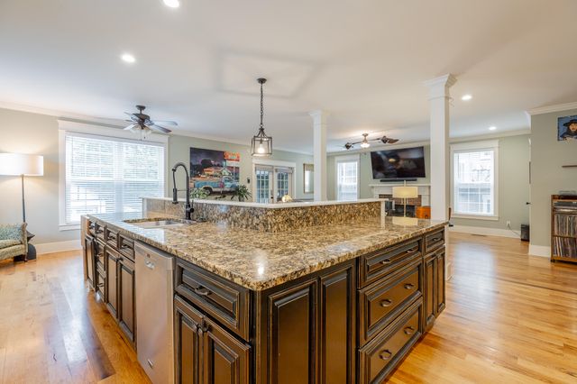 1206 E Dallas Road, Chattanooga, TN 37405