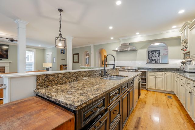 1206 E Dallas Road, Chattanooga, TN 37405