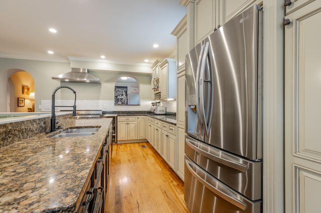 1206 E Dallas Road, Chattanooga, TN 37405