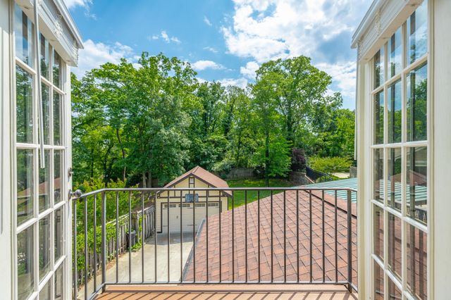 1206 E Dallas Road, Chattanooga, TN 37405