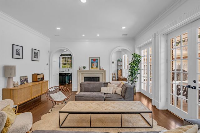 23 E Shady Lane A, Houston, TX 77063
