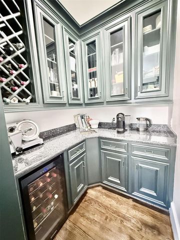 23 E Shady Lane A, Houston, TX 77063