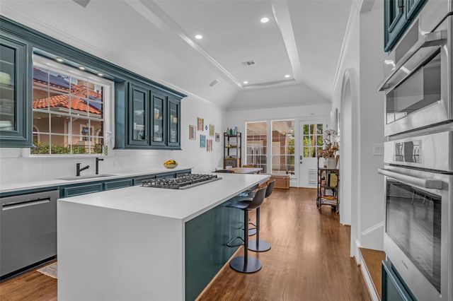 23 E Shady Lane A, Houston, TX 77063