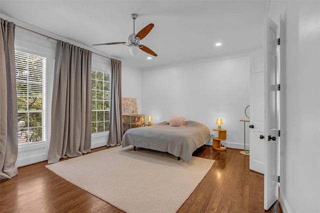 23 E Shady Lane A, Houston, TX 77063