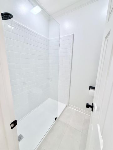23 E Shady Lane A, Houston, TX 77063