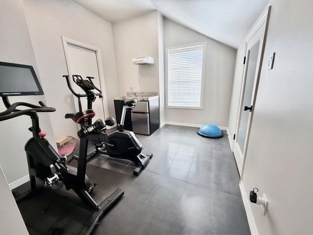 23 E Shady Lane A, Houston, TX 77063