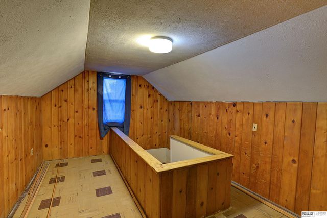 2601 S 60 Street, Omaha, NE 68106