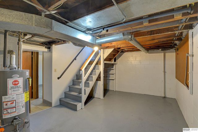 2601 S 60 Street, Omaha, NE 68106