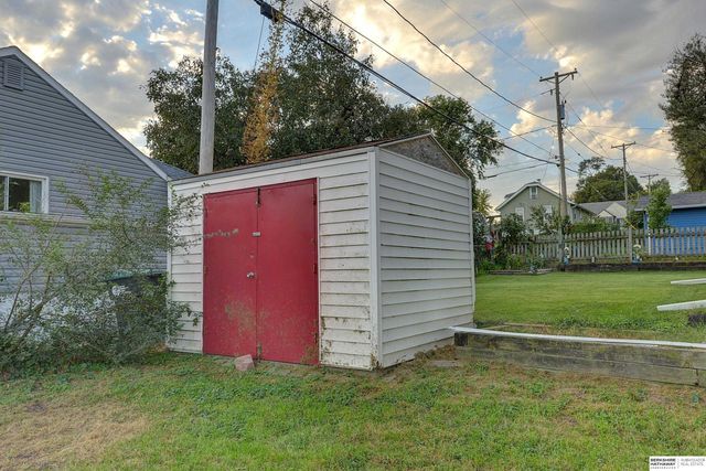 2601 S 60 Street, Omaha, NE 68106