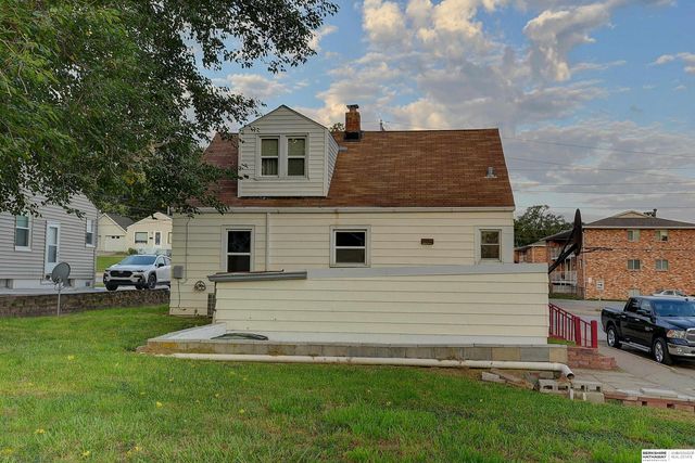 2601 S 60 Street, Omaha, NE 68106