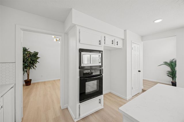 3131 Quail Valley East Drive, Missouri City, TX 77489