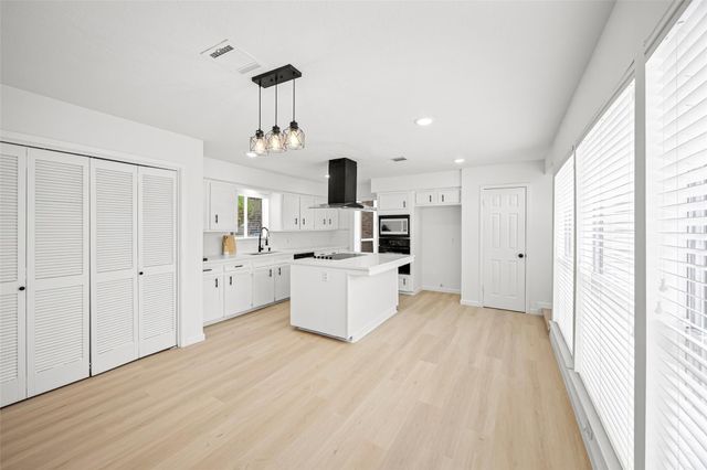 3131 Quail Valley East Drive, Missouri City, TX 77489