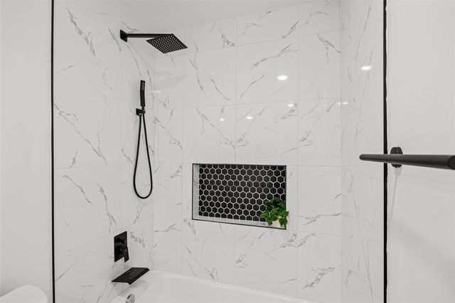 3131 Quail Valley East Drive, Missouri City, TX 77489